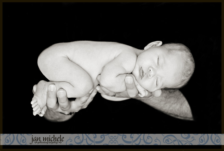 48-BW - Northern VA Newborn Picture