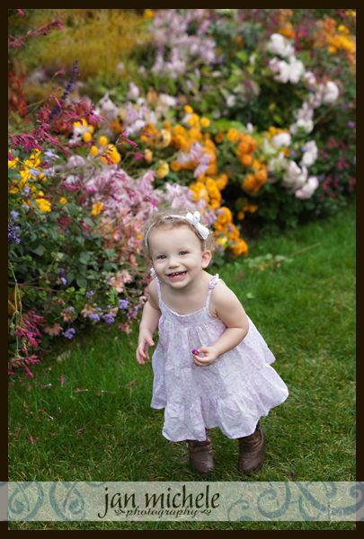 065 Washington DC Professional Photo Girl in Garden