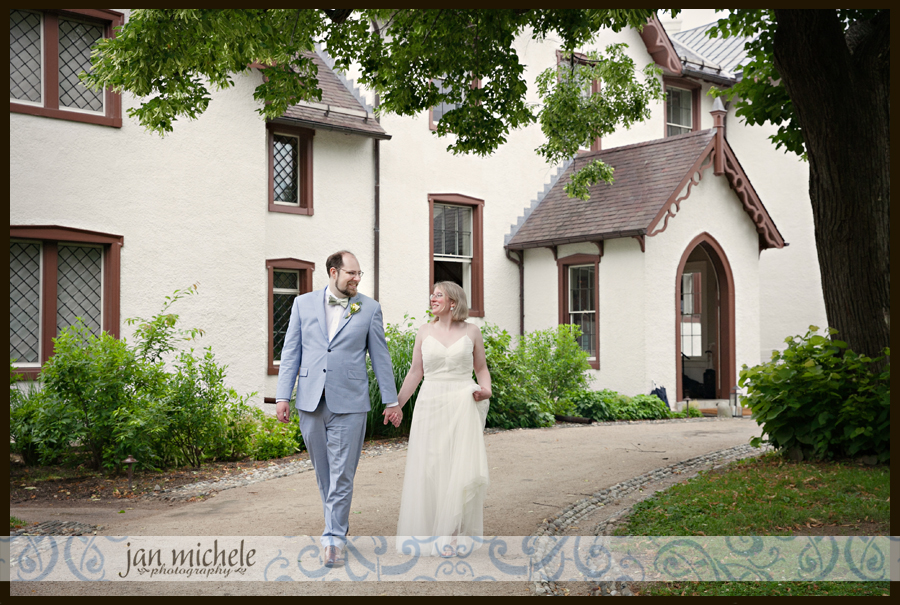 3129 Lincoln's Cottage Wedding Picture